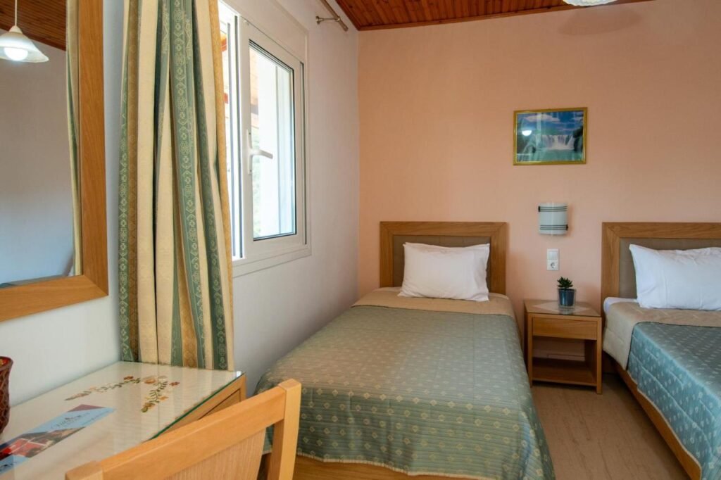 Twin bedroom